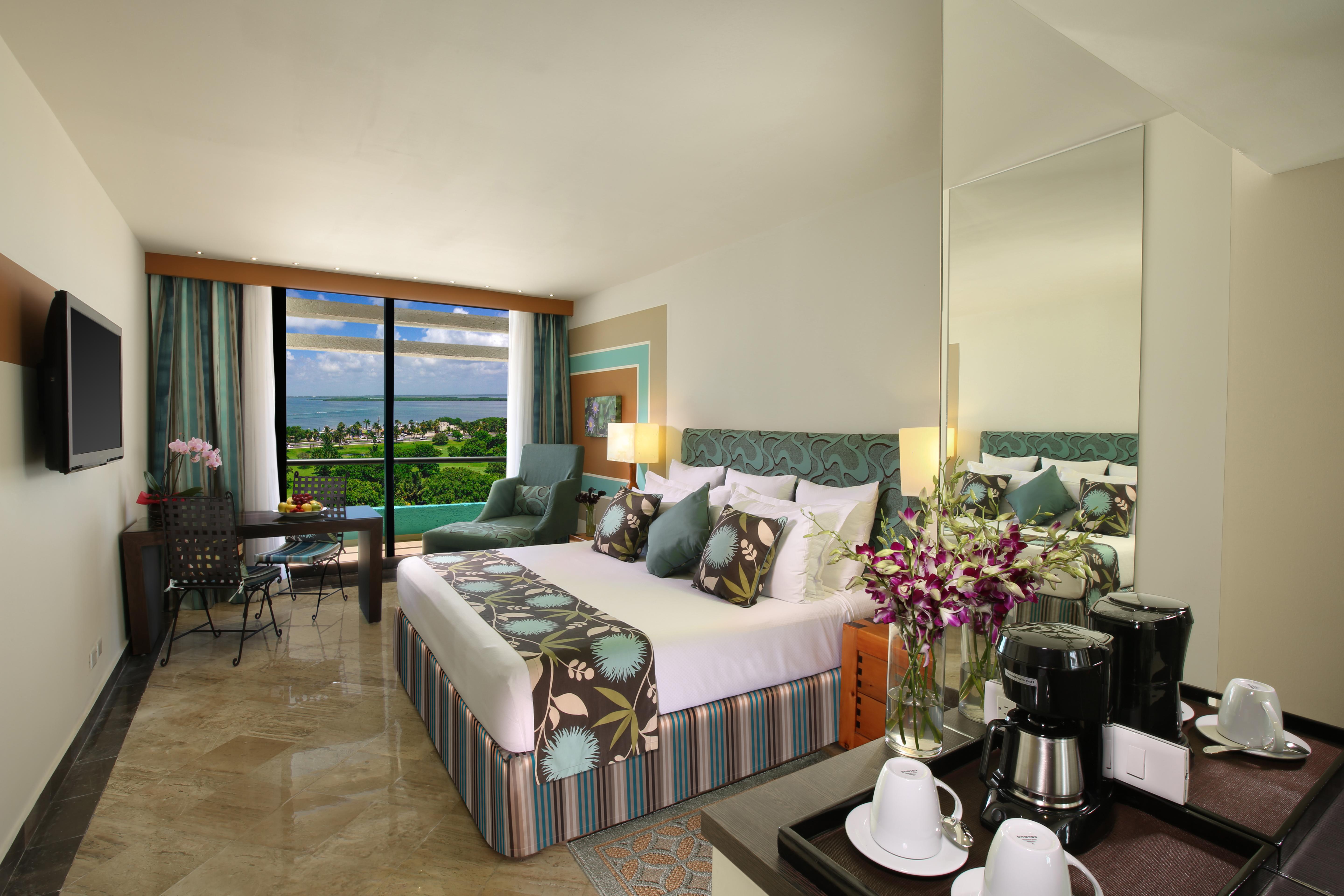 The Pyramid Cancun By Oasis Exteriör bild A room at the Hard Rock Hotel