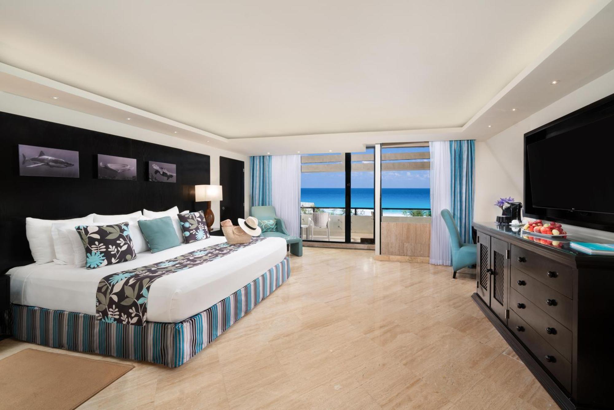 The Pyramid Cancun By Oasis Exteriör bild A room at the Hard Rock Hotel