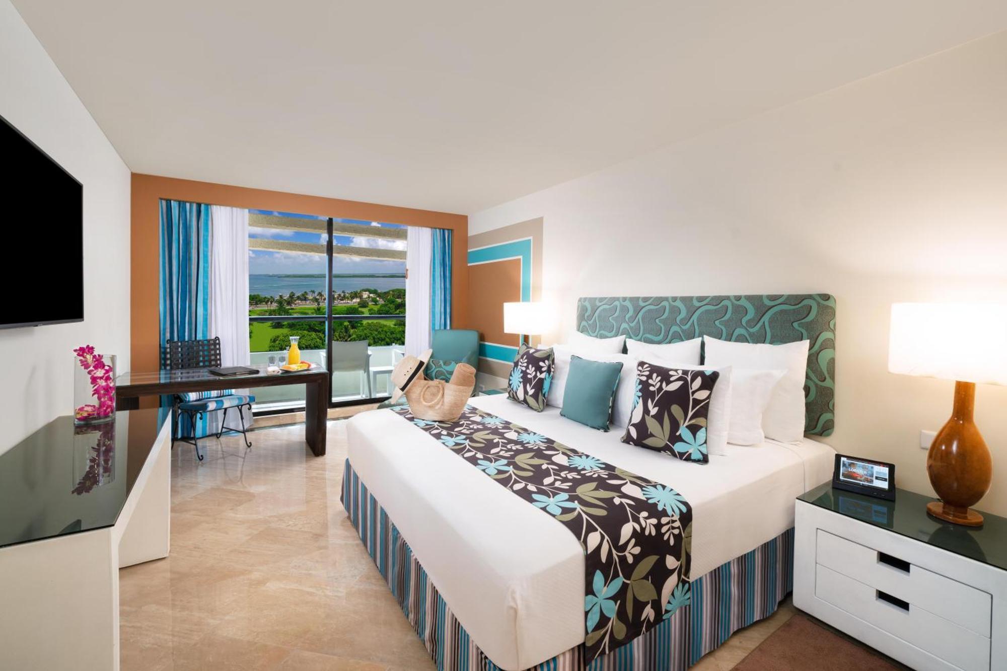 The Pyramid Cancun By Oasis Exteriör bild Junior Suite