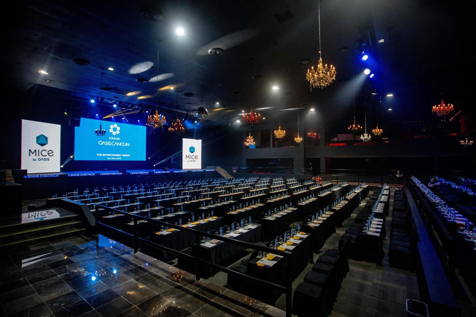 The Pyramid Cancun By Oasis Exteriör bild The Auditorium
