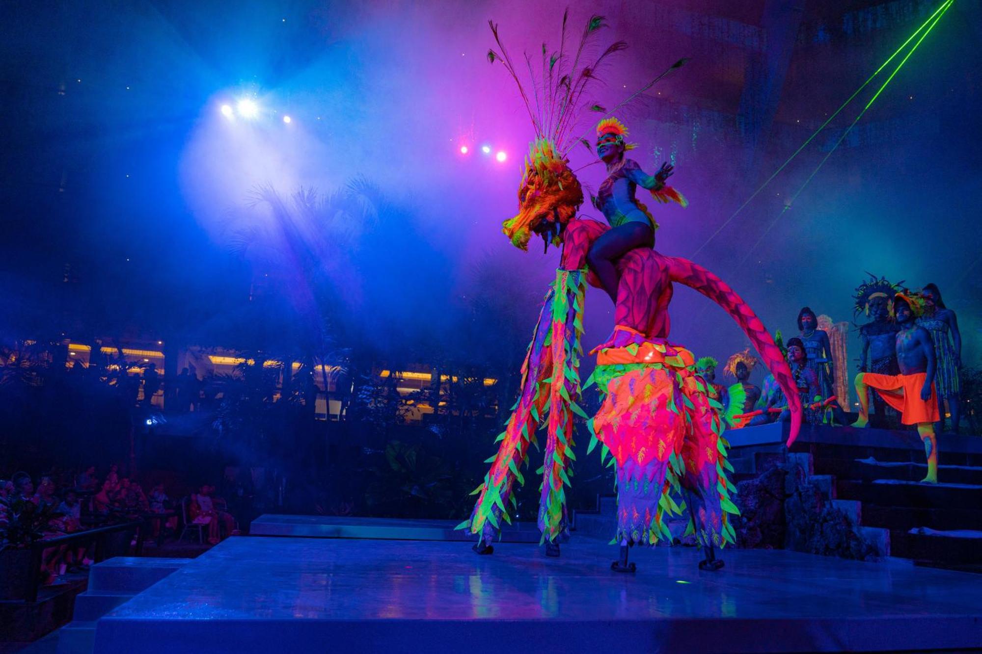The Pyramid Cancun By Oasis Exteriör bild The 2013 Carnival of the Roses