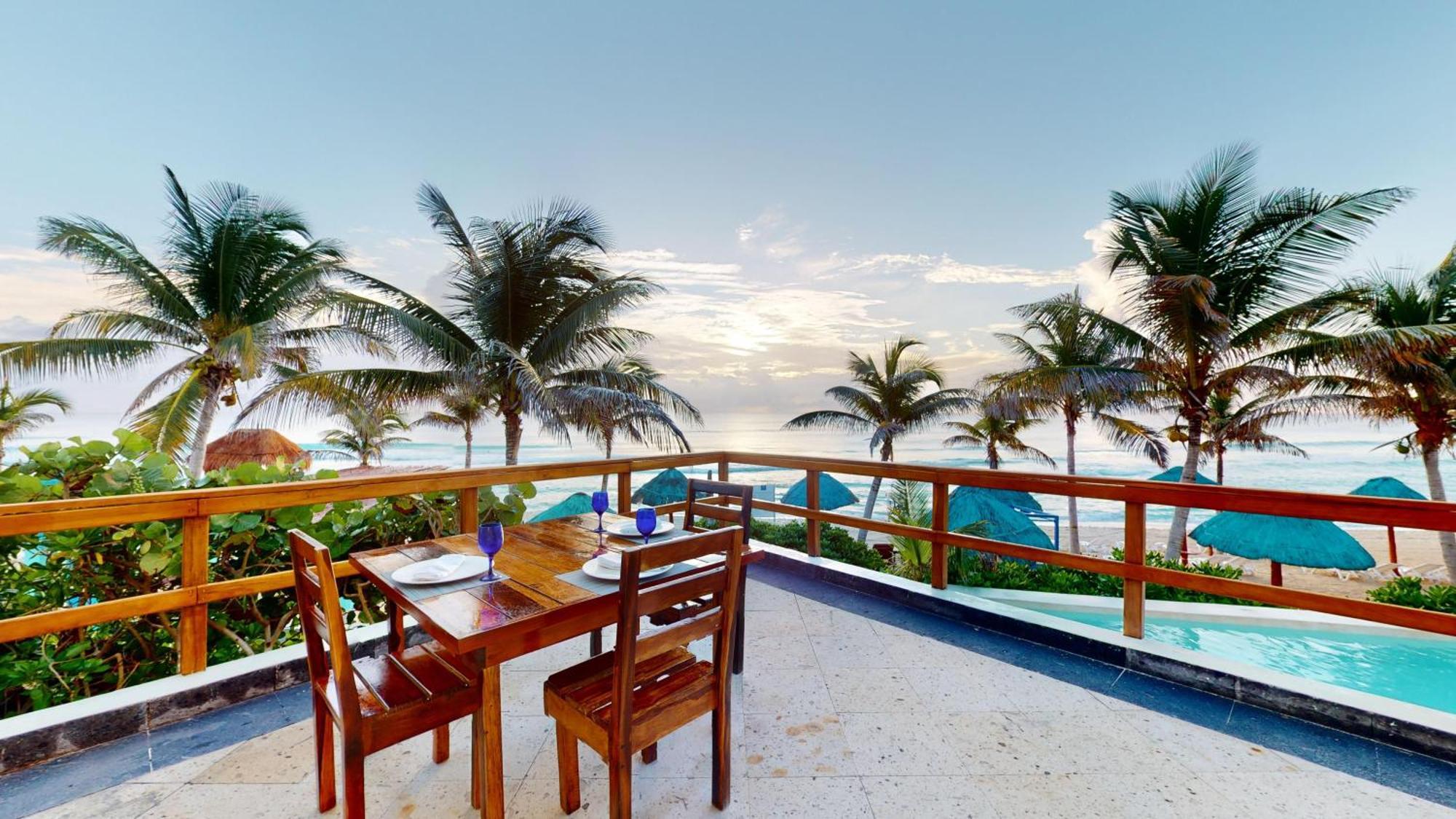 The Pyramid Cancun By Oasis Exteriör bild Beachfront dining at the Grand Palladium Resort & Spa, Playa del Carmen, Mexico