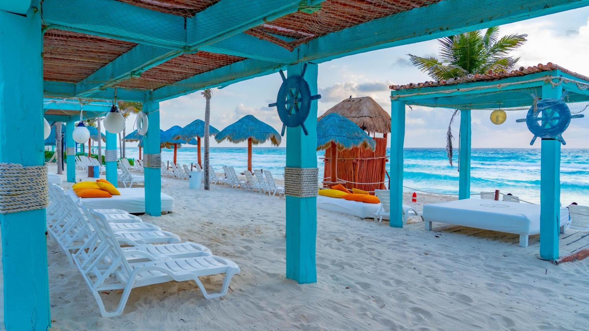 The Pyramid Cancun By Oasis Exteriör bild Beach in Tulum